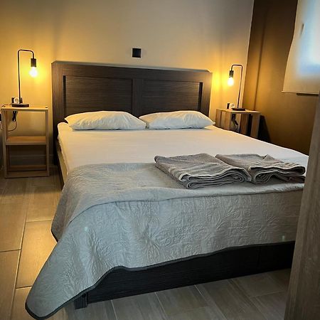 Joannas Airport Luxury Rooms Artemida  Eksteriør billede