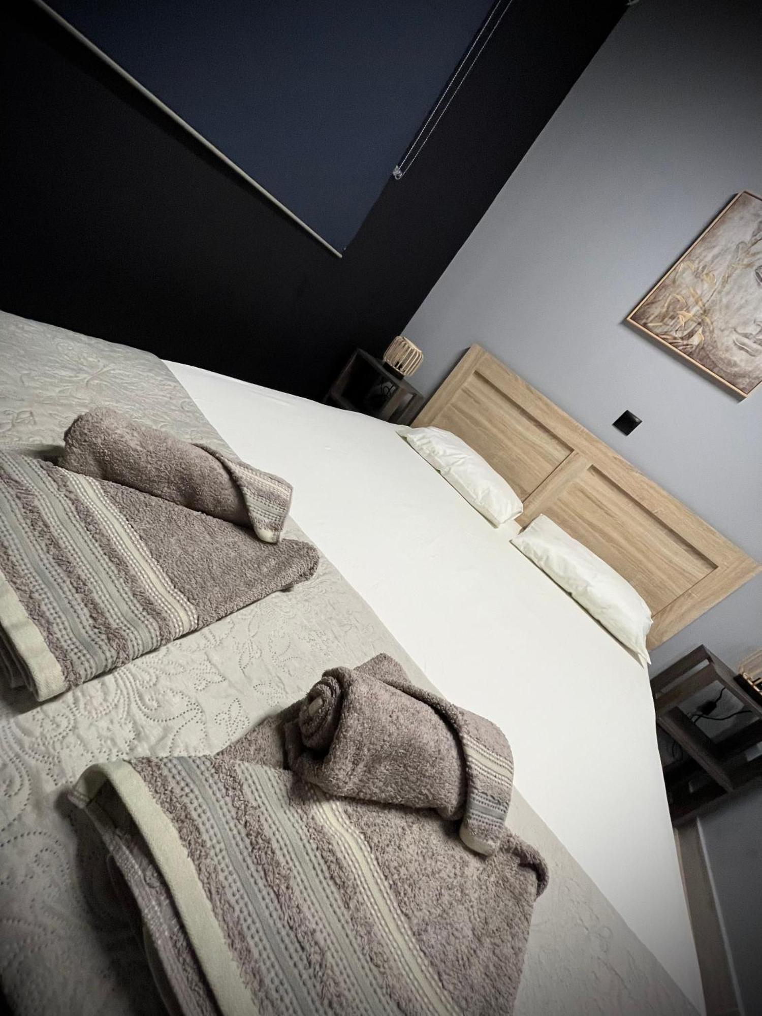 Joannas Airport Luxury Rooms Artemida  Eksteriør billede