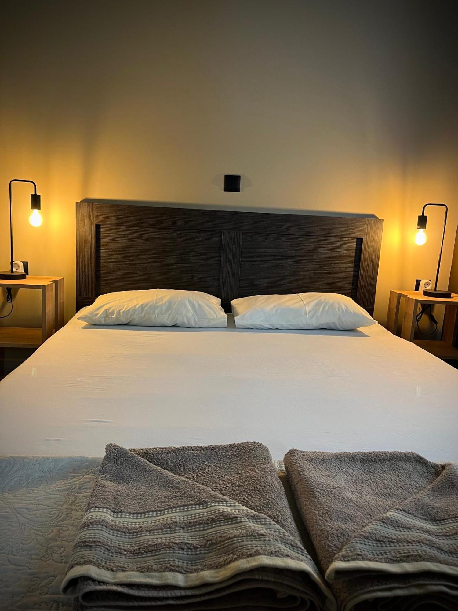 Joannas Airport Luxury Rooms Artemida  Eksteriør billede